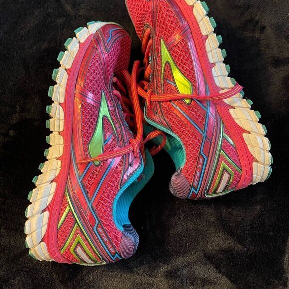 Brooks Adrenaline GTS 15 pink blue yellow running tennis shoes, size 9 - Picture 6 of 12